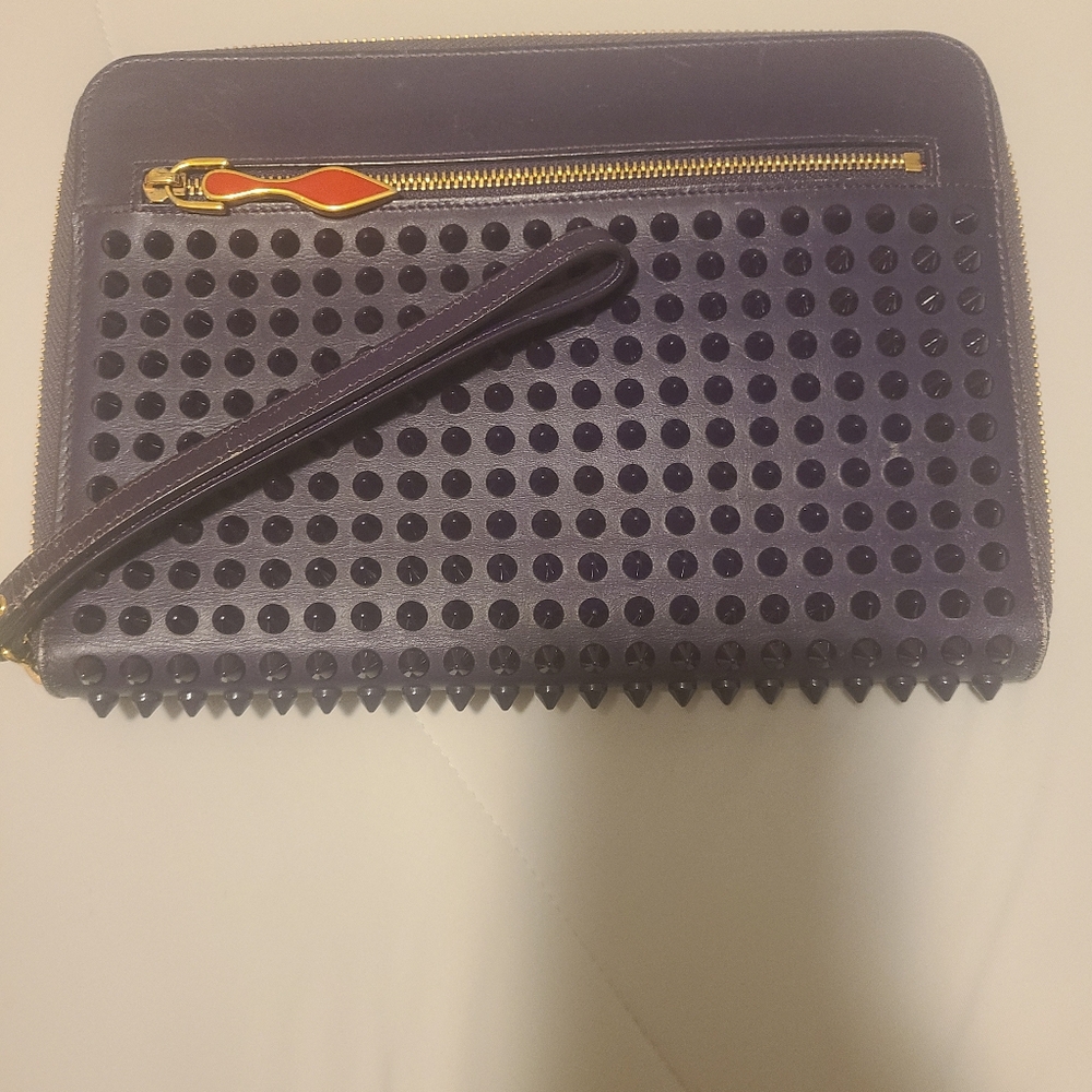 LOUBOUTION WRISTLET - Picture 3 of 11